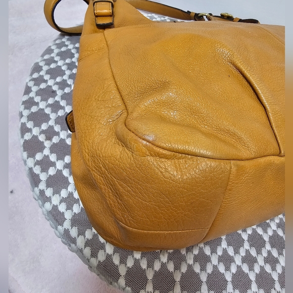 ❤EUC CarryAllLeather 3 Compartment Shoulder Bag. - Picture 11 of 15